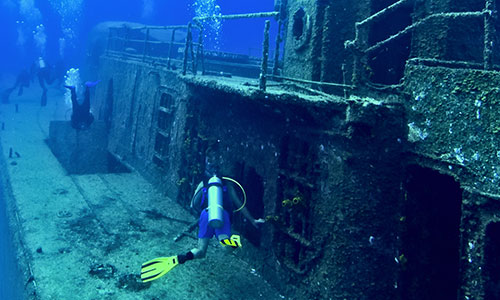 Wreck Diver Specialty Course in Bermuda | Deep Blue Dive Training Center